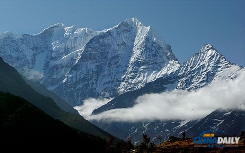 国际登山组织计划为珠穆朗玛峰安装梯子引争议