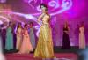 中国旅游小姐全球大赛选手进行晚装环节展示