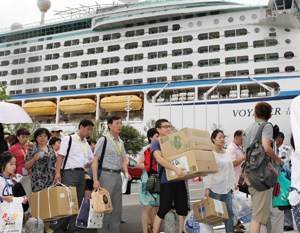 日本放宽签证条件争夺亚洲客中国游客消费最高