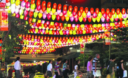 新加坡唐人街装饰两万个灯笼庆中秋再创纪录（图）