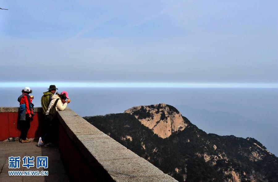 （生态）（1）泰山出现“一线天”奇观