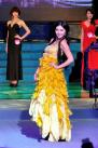 11月10日，2013环球旅游小姐国际大赛重庆赛区举行总决赛，第四名6号选手吴真进行晚礼服展示。