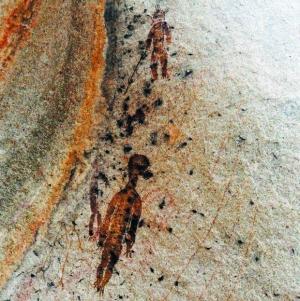 印度洞穴现神秘壁画 形似外星人和UFO(图)