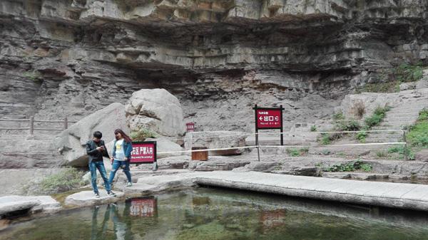 云台山落石砸死游客：环卫工称猕猴无磴石习惯