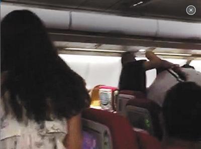 首都机场5人在机舱打斗被抓 航空公司暂未赔偿