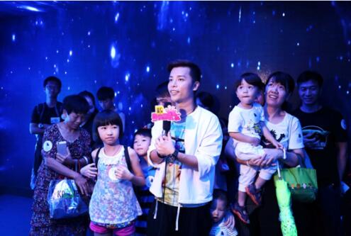 《粤夜粤娱乐》带队畅游正佳极地海洋世界!粉丝们大呼过瘾!