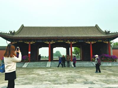 圆明园长春园正宫门开门迎客
