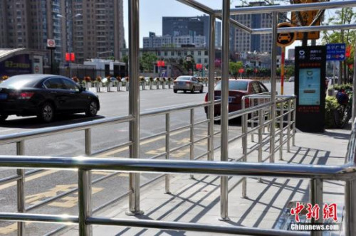 资料图：在北京部分地区，滴滴设立了站牌