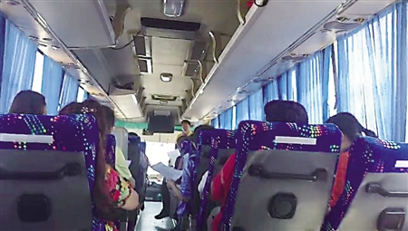 游客录下导游要求强制消费的证据 视频截图