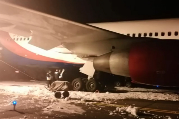 图为波音767-300飞机。 @人民日报海外版-海外网 图