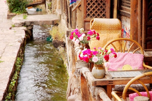 供游人发呆、晒太阳的小吧