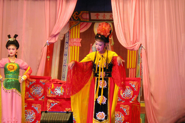 用闽南方言演绎的歌仔戏